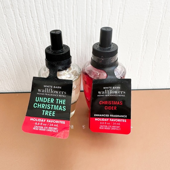 NWT Bath & Body Works Holiday Sleigh Nightlight & Christmas Wallflower Refills - Picture 3 of 6